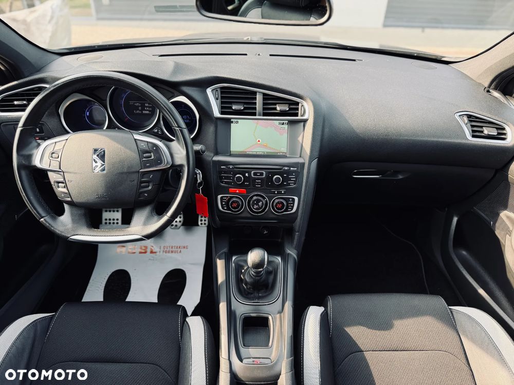 Citroën DS4 HDi 115 SoChic - 22