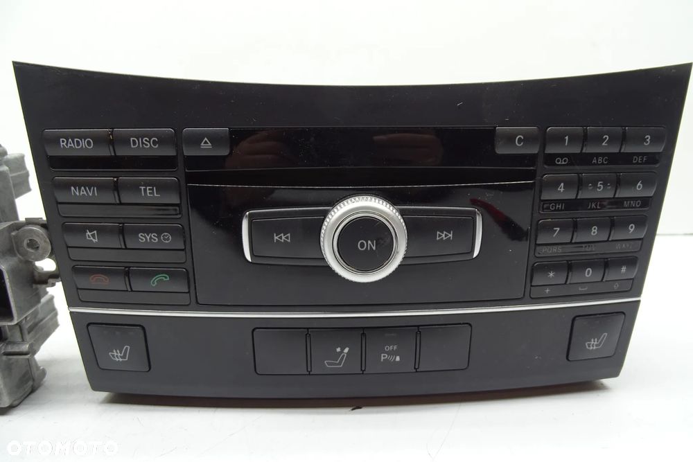 Mercedes E Klasa W212 Radio monitor A2129010400 A2129008308 - 2