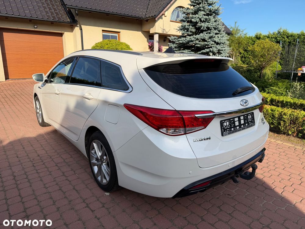 Hyundai i40 Kombi blue 1.6 Family - 3