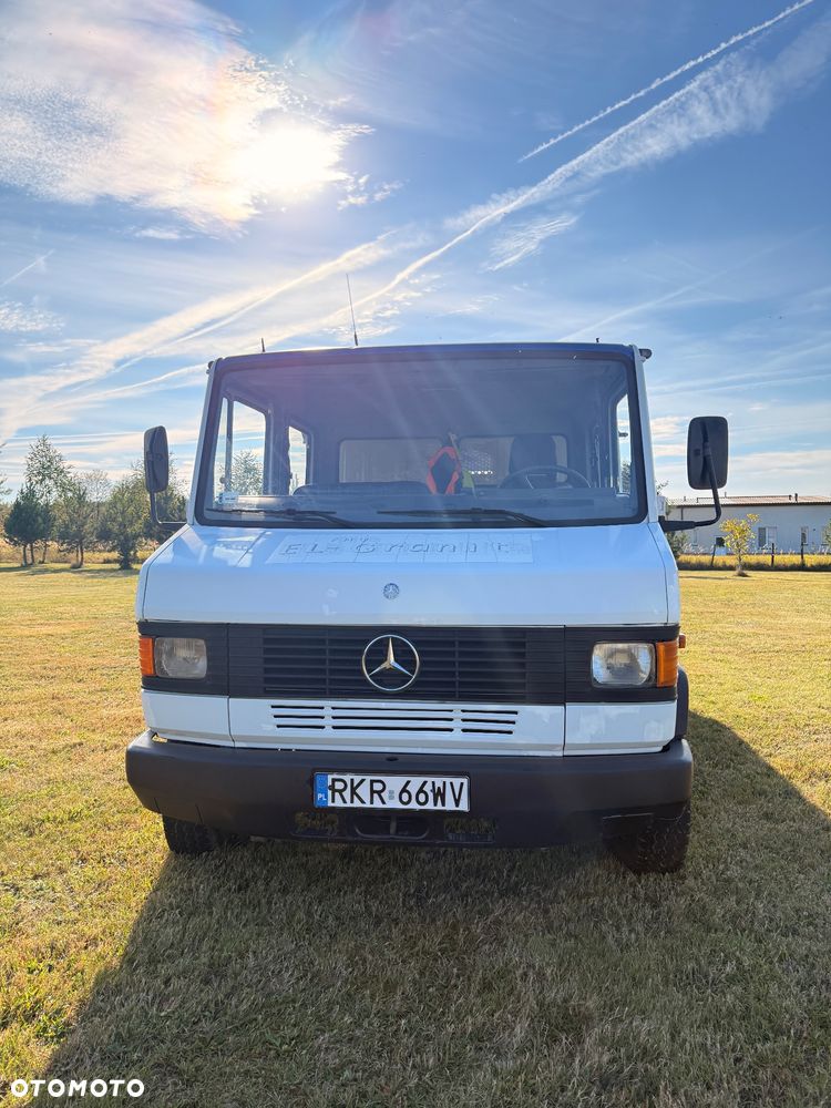 Mercedes-Benz 609D - 4