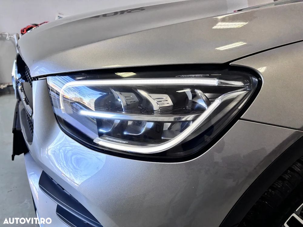 Mercedes-Benz GLC 300 e 4Matic 9G-TRONIC AMG Line Advanced - 10