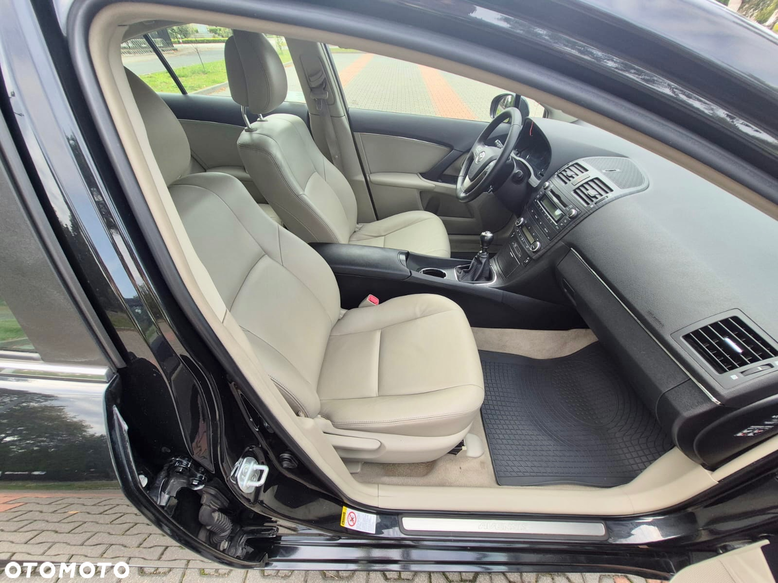 Toyota Avensis 1.8 Premium - 15