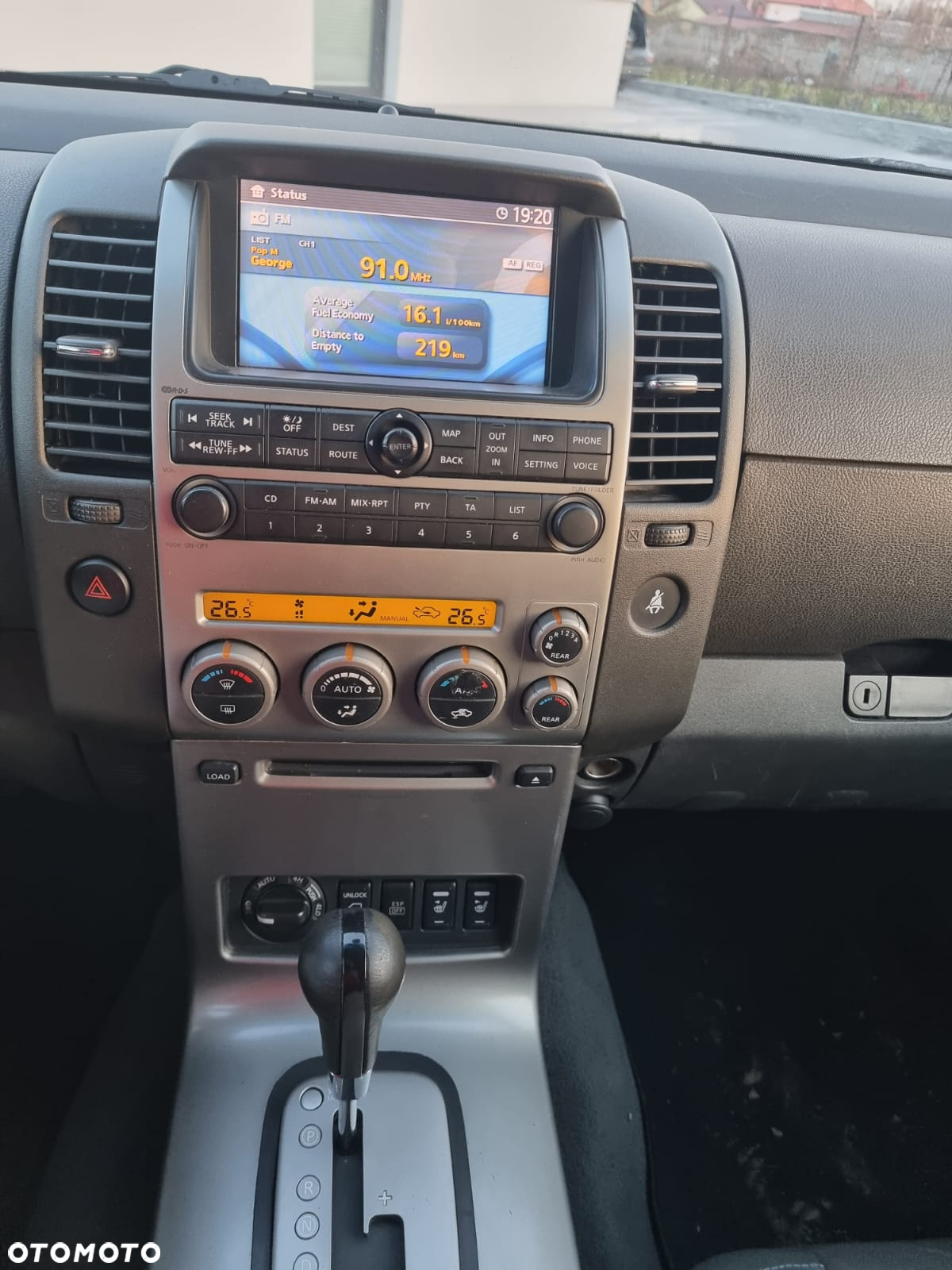 Nissan Pathfinder 2.5 D SE - 9