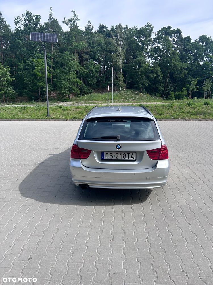 BMW Seria 3 318d DPF - 5