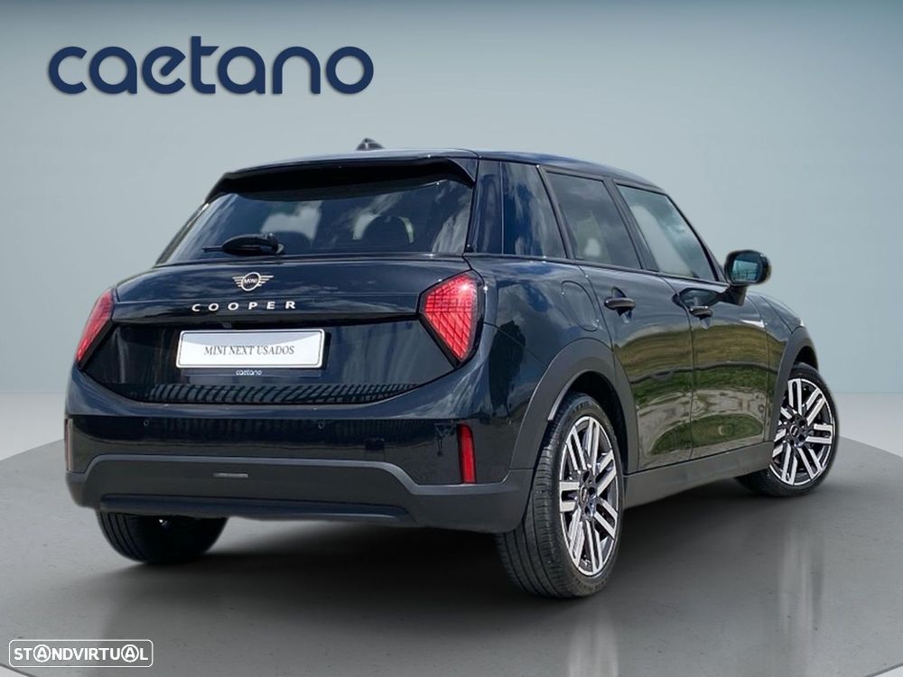 MINI 5 Portas Cooper Classic Auto - 2