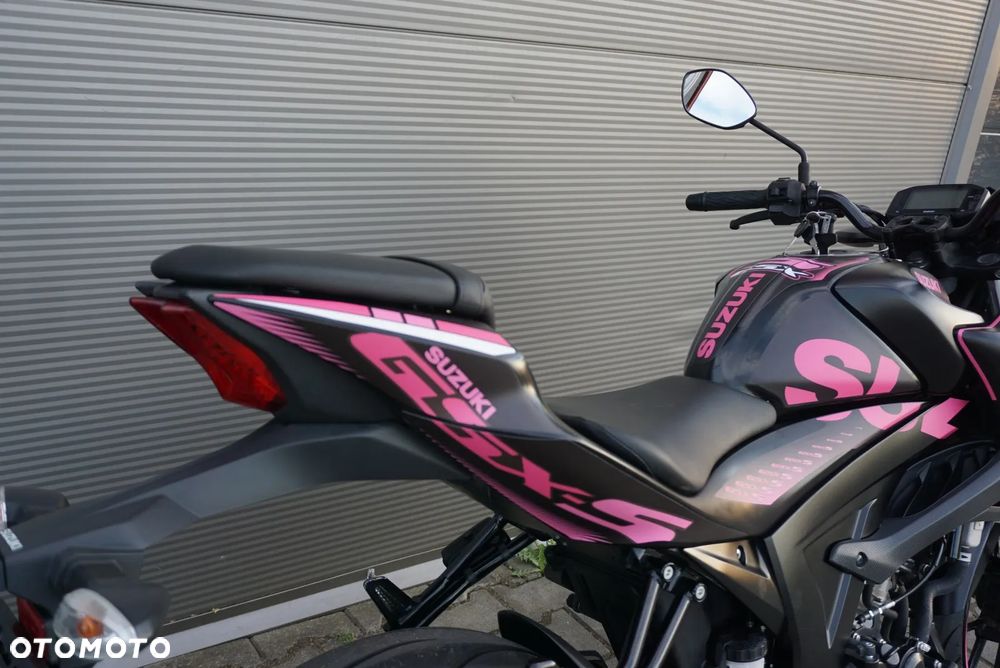 Suzuki GSX - 4