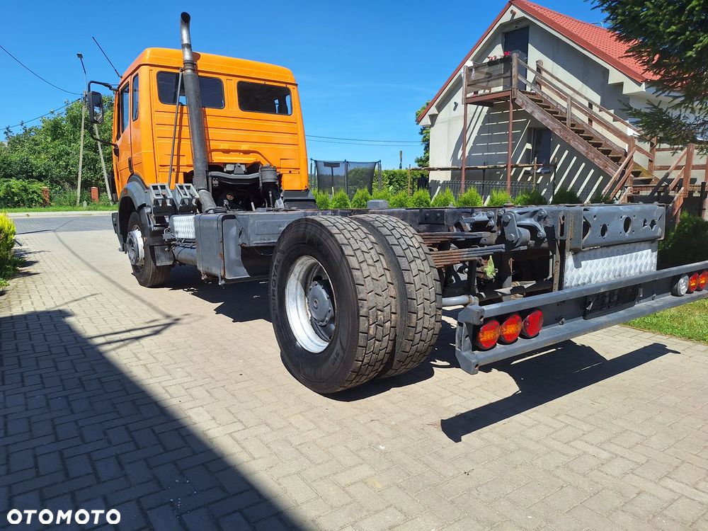 Mercedes-Benz SK 1824 - 9