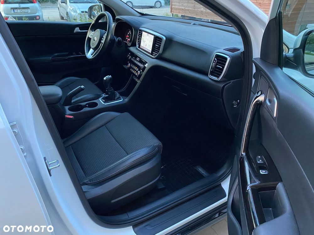 Kia Sportage 1.6 GDI Black Edition 2WD - 30