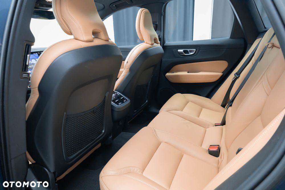 Volvo XC 60 B4 D AWD Ultimate Bright - 9