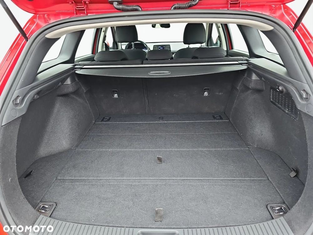 Hyundai i30 1.6 D Classic + - 29