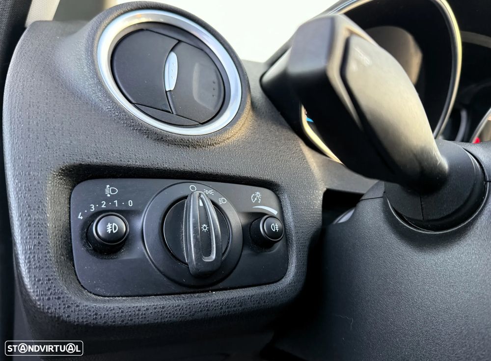 Ford Fiesta 1.5 TDCi Titanium - 35