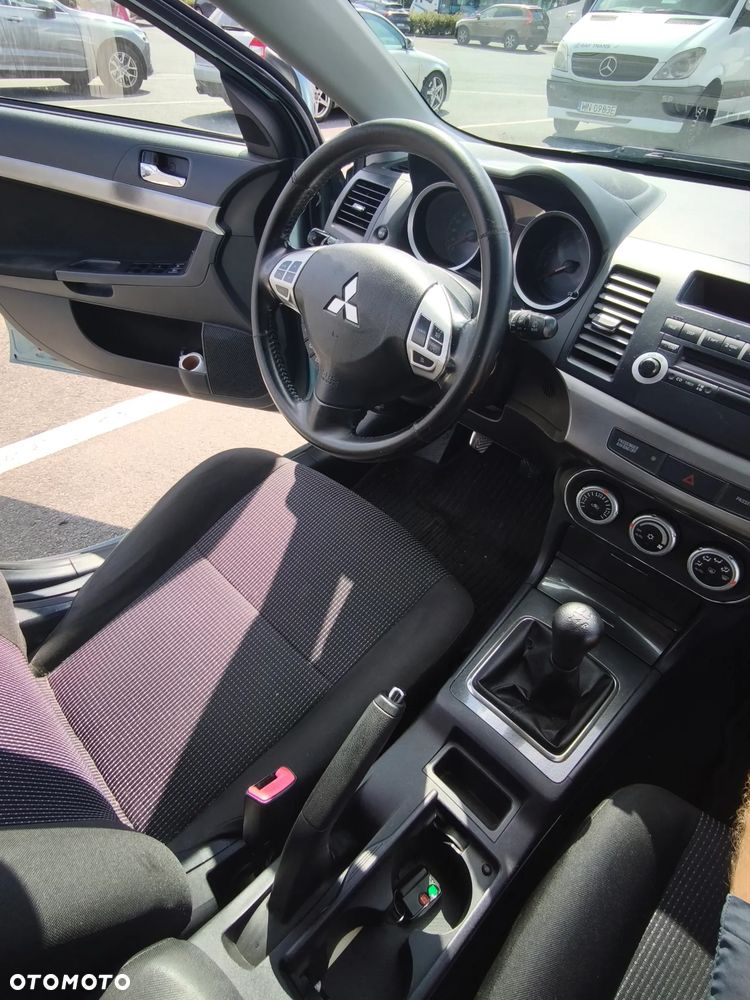 Mitsubishi Lancer - 8