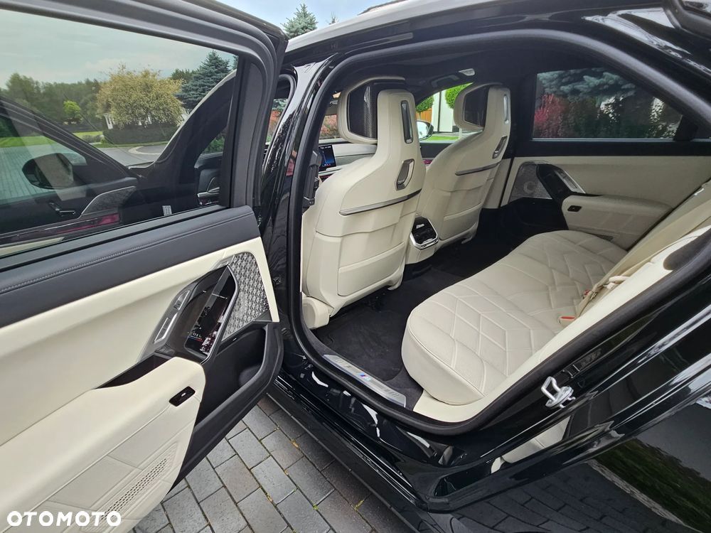 BMW Seria 7 740d xDrive mHEV sport - 21