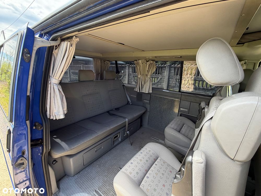 Volkswagen Multivan - 11