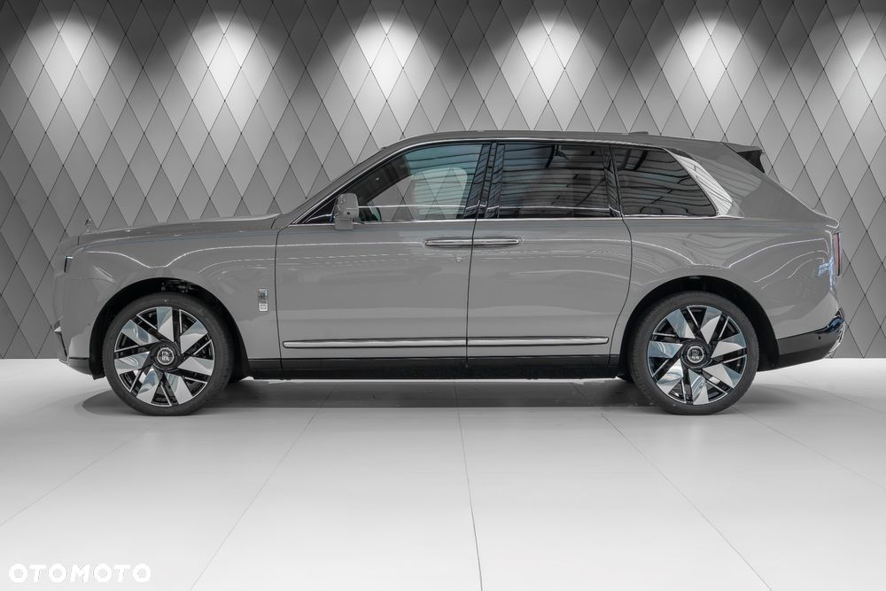 Rolls-Royce Cullinan - 4