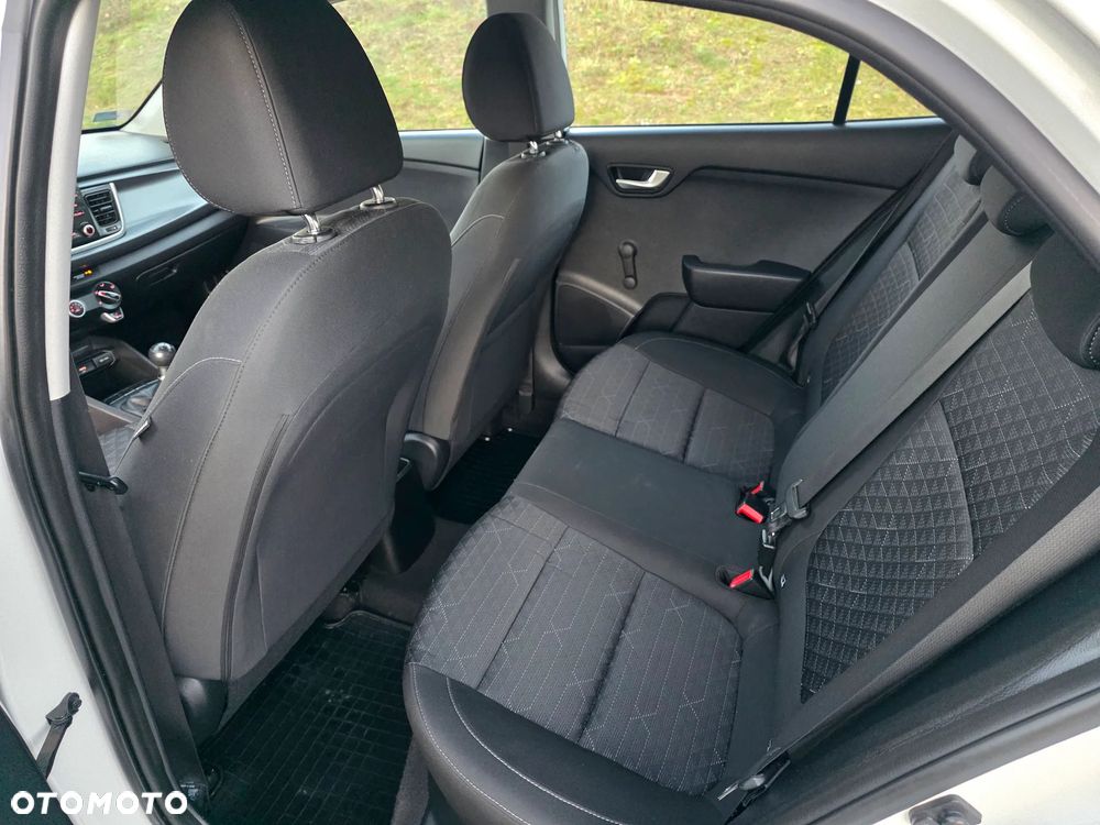 Kia Rio - 7