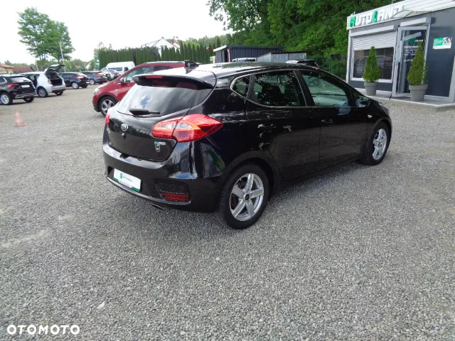 Kia Ceed 1.6 GDI ISG Dream-Team Edition - 6