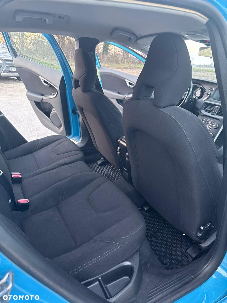 Volvo V40 D2 Kinetic - 26