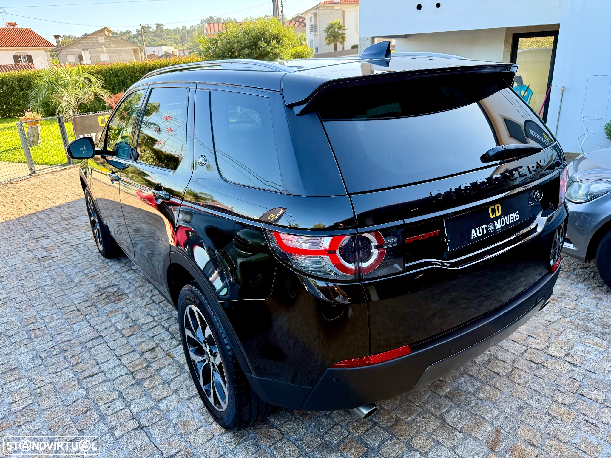 Land Rover Discovery Sport 2.0 TD4 HSE Luxury 7L Auto - 19
