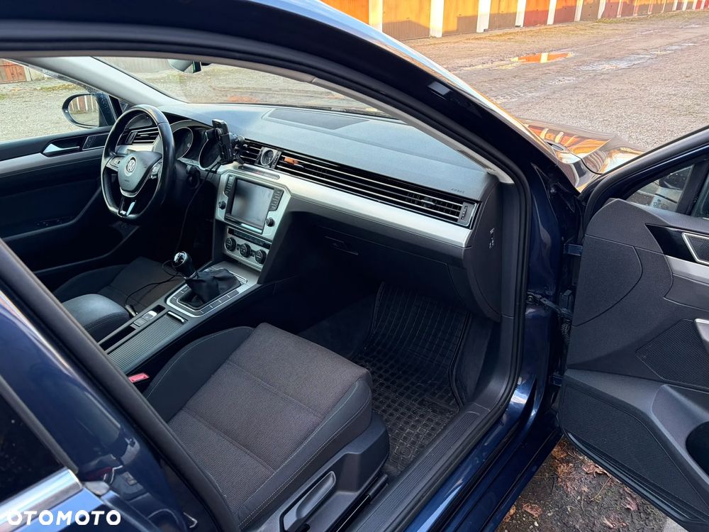 Volkswagen Passat 1.8 TSI BMT Comfortline - 15