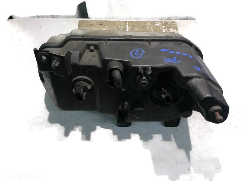 DODGE CHALLENGER 13r LAMPA PRAWY  PRZÓD PRZEDNIA - 3