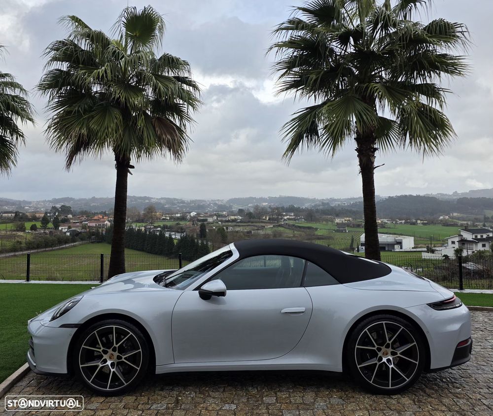 Porsche 911 (992) Carrera - 4