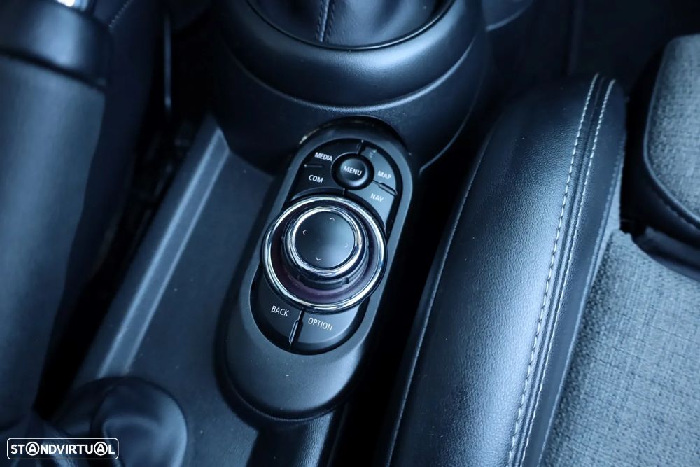 MINI Cabrio Cooper Auto - 22