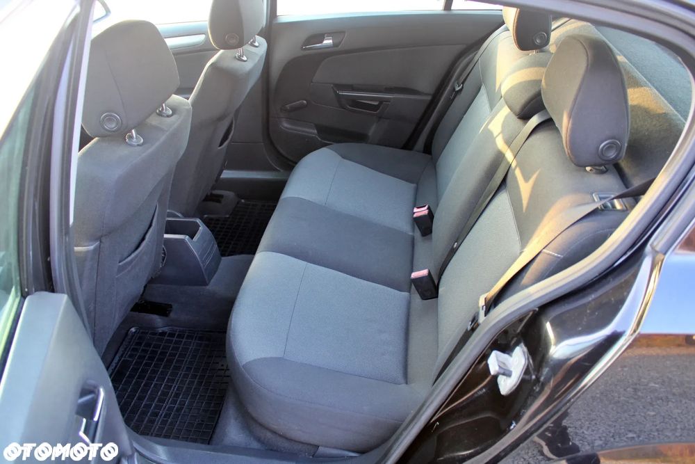 Opel Astra 1.9 CDTI DPF Edition - 30