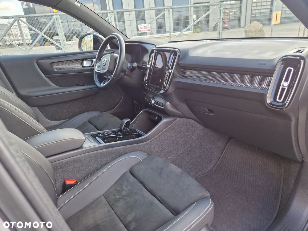Volvo XC 40 B5 AWD Ultimate Dark - 12