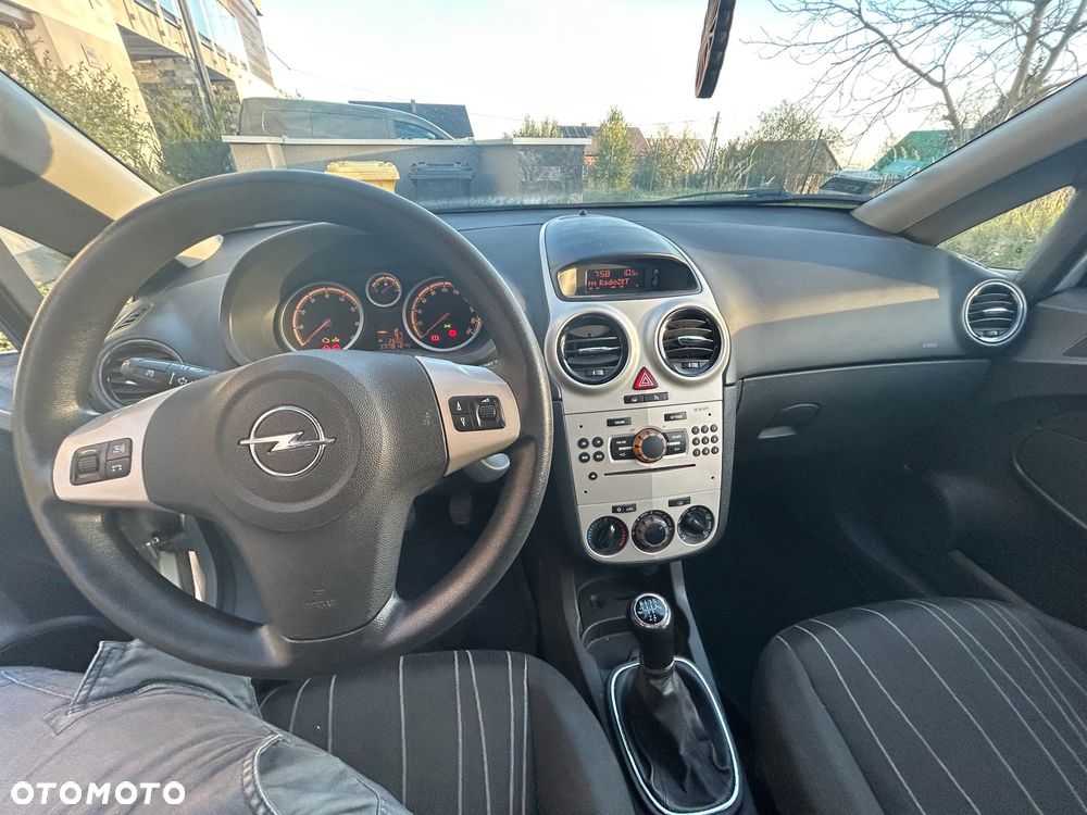 Opel Corsa 1.4 16V Enjoy - 18