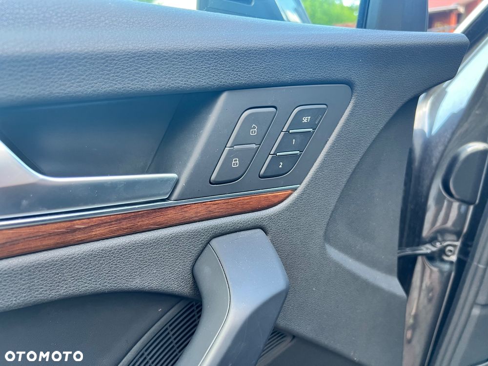 Audi Q5 55 TFSIe quattro S tronic S line - 9