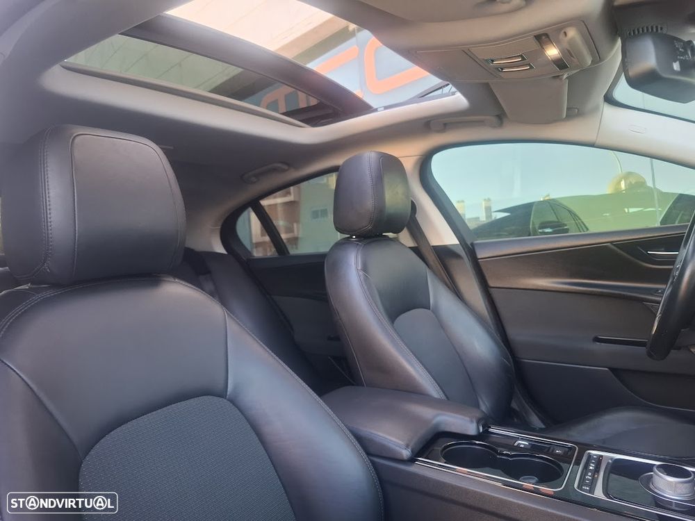 Jaguar XE 2.0 D Prestige Aut. - 46