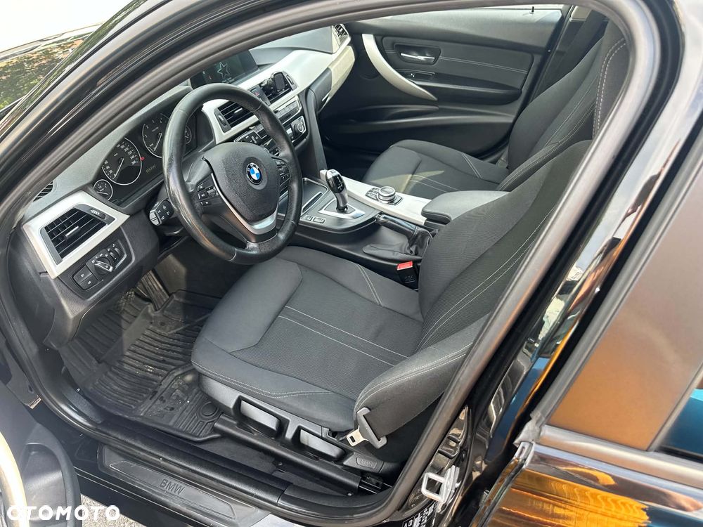 BMW Seria 3 320d xDrive - 4