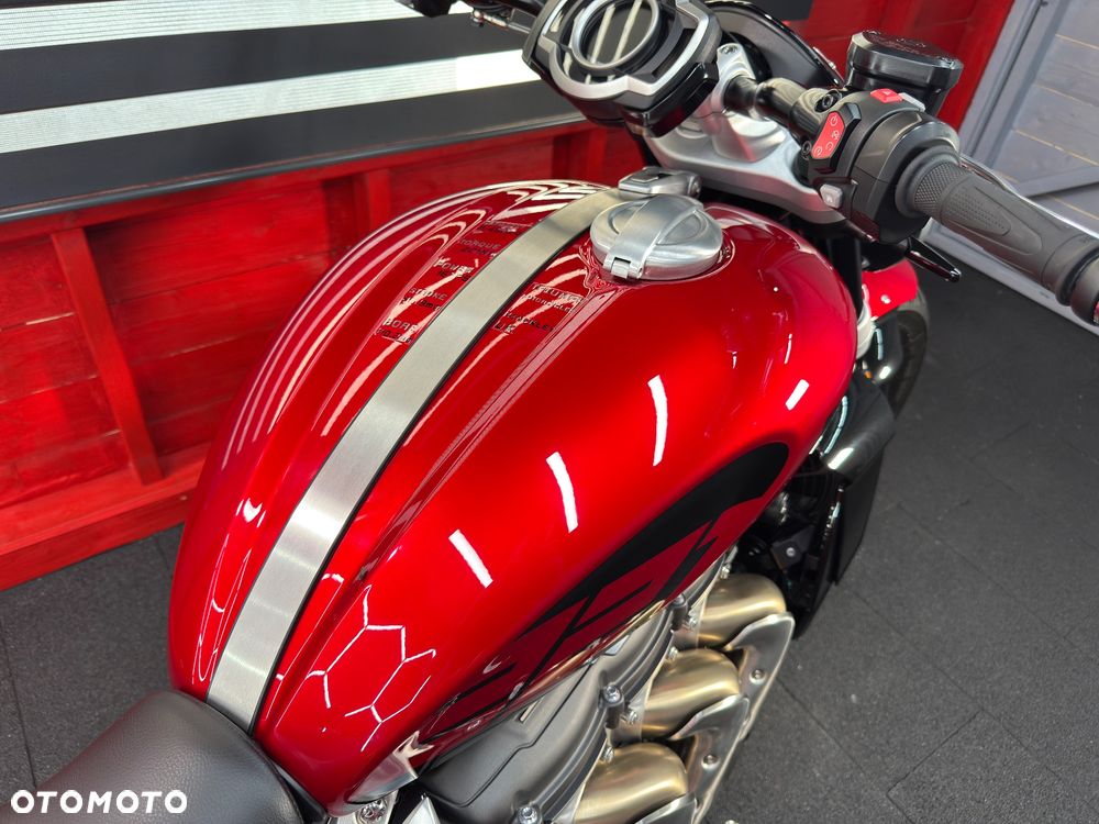 Triumph Rocket - 15
