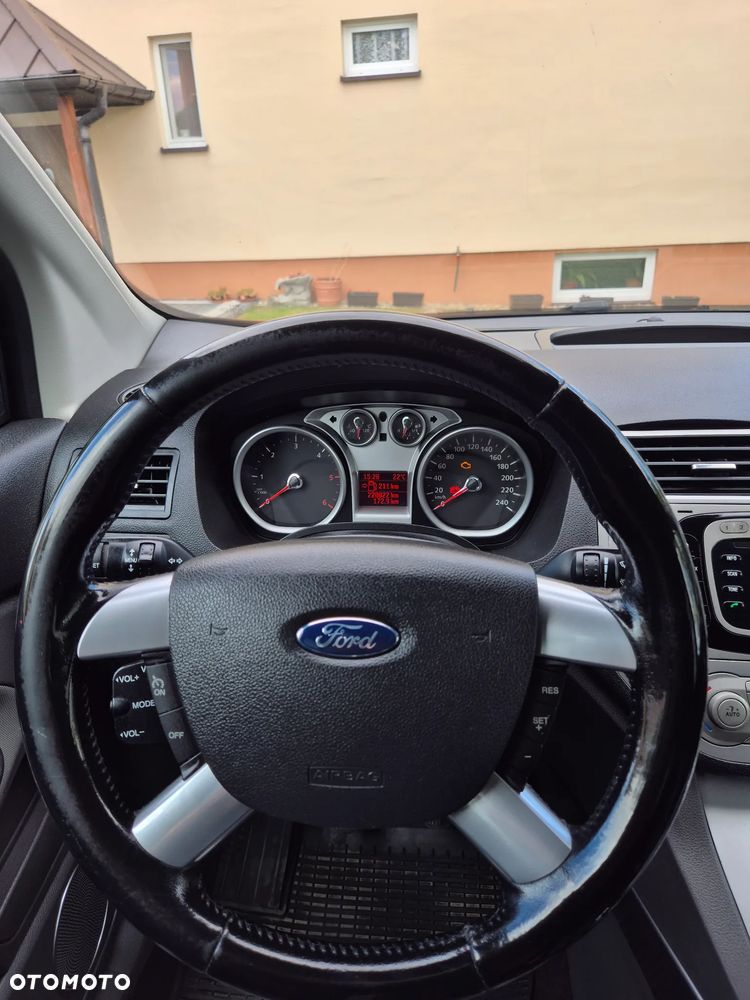 Ford Kuga 2.0 TDCi 4x4 Titanium - 6