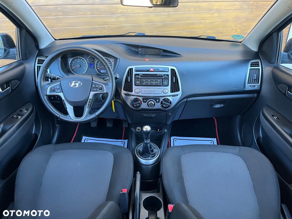 Hyundai i20 - 23