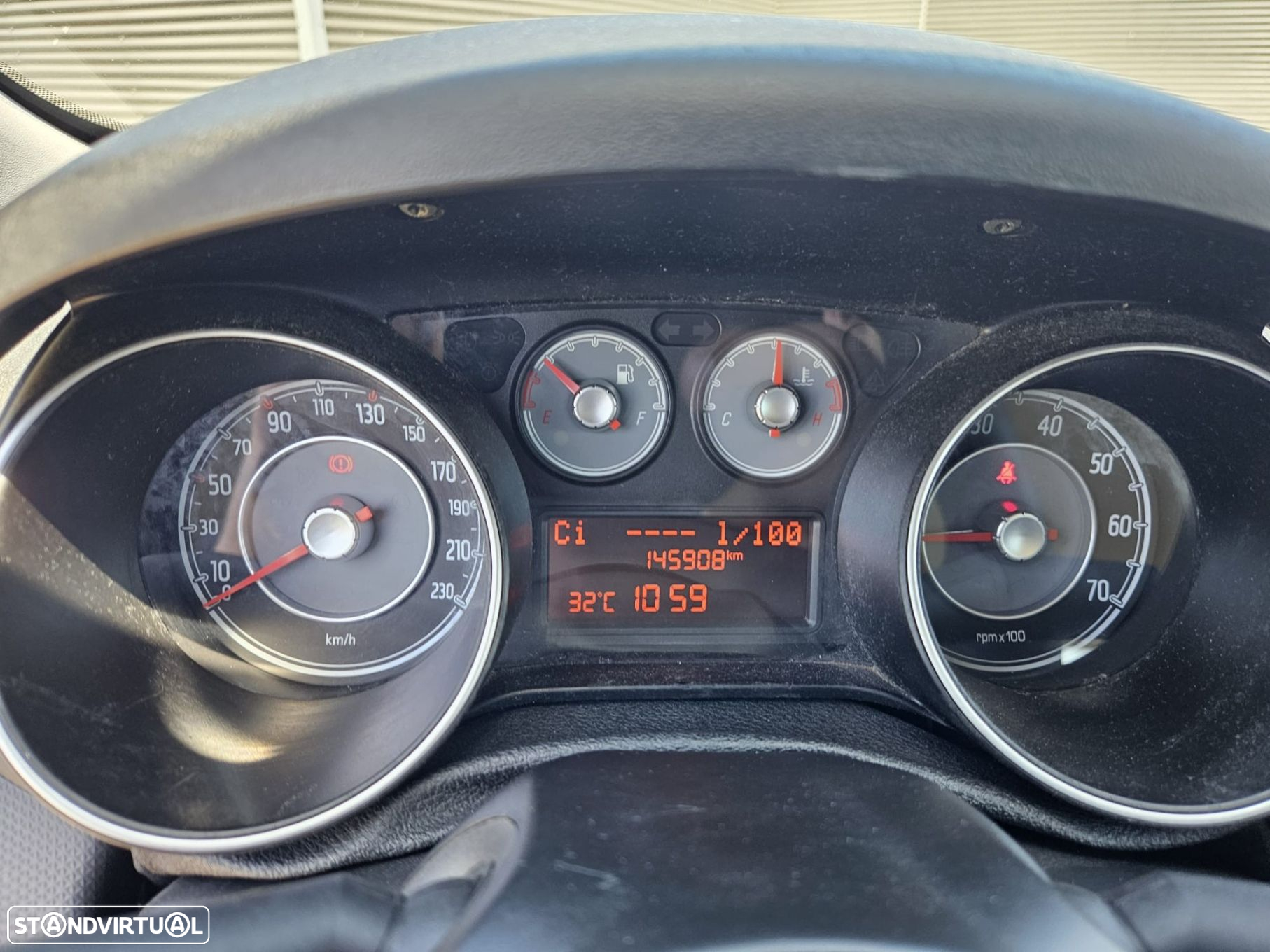 Fiat Punto 1.3 M-Jet Lounge S&S - 27