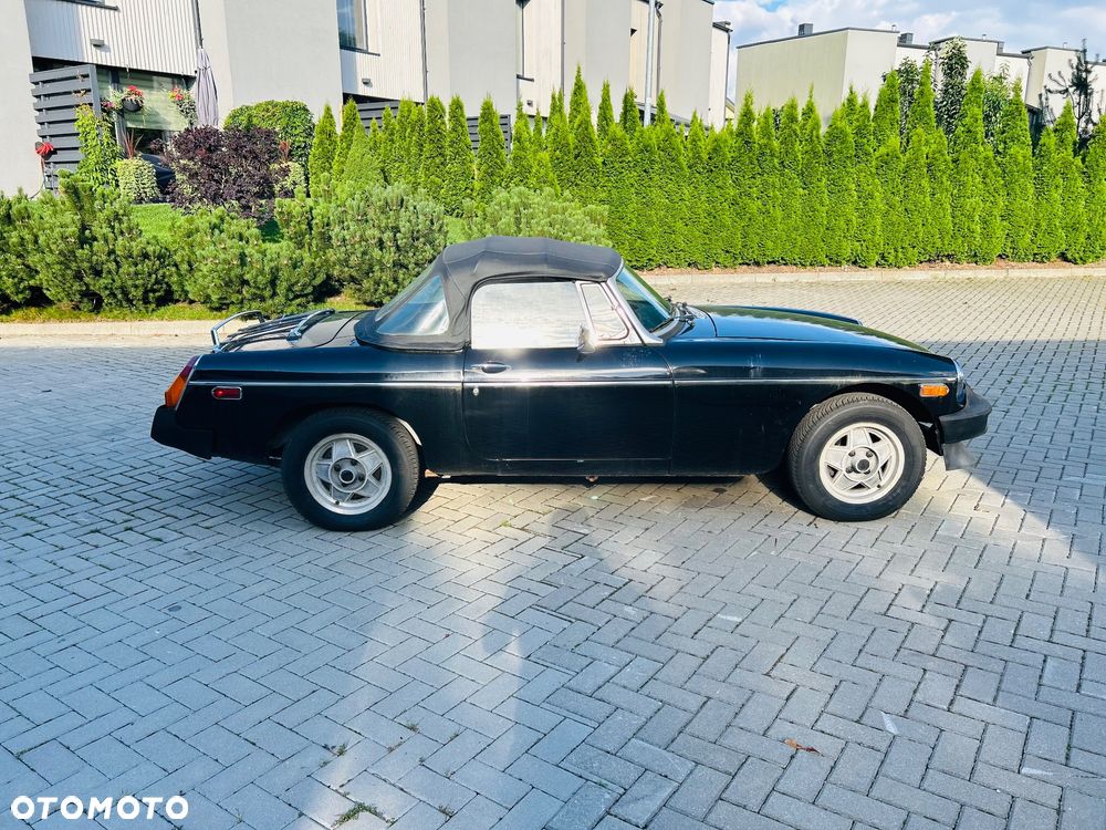 MG MGB - 8