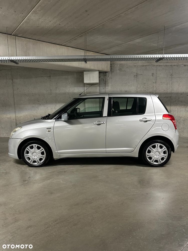 Suzuki Swift 1.3 DDiS Club - 6