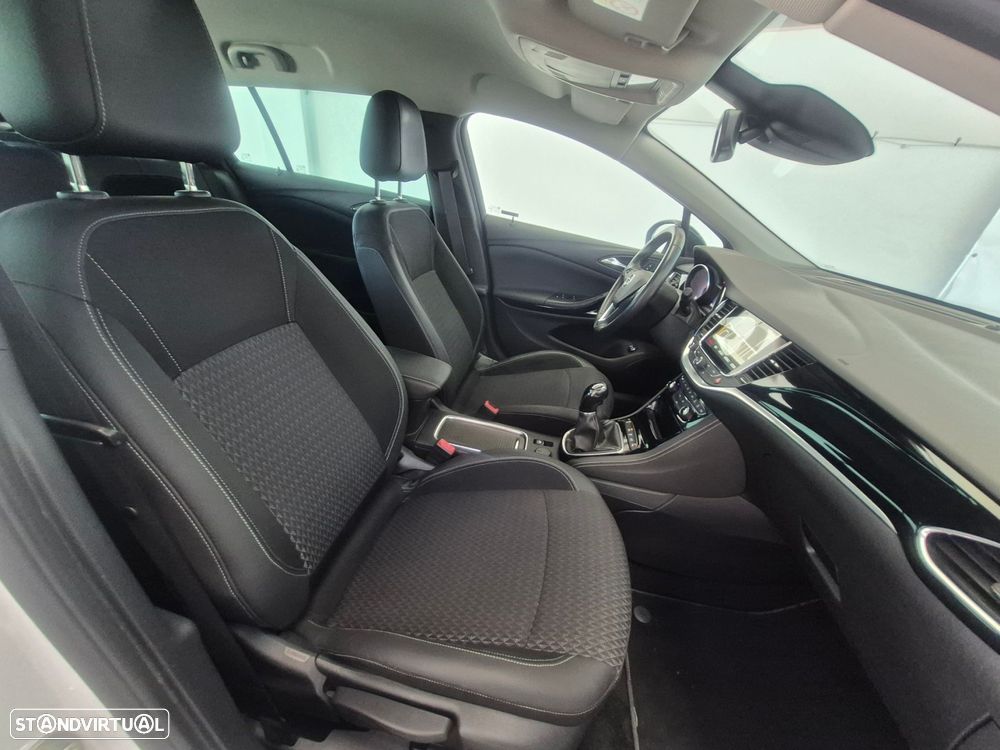 Opel Astra Sports Tourer - 20