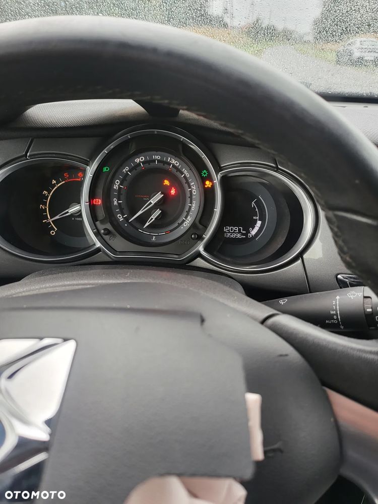 Citroën DS3 1.6 e-HDi SoChic - 8