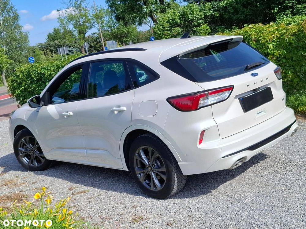 Ford Kuga 2.5P PHEV FWD ST-Line - 11