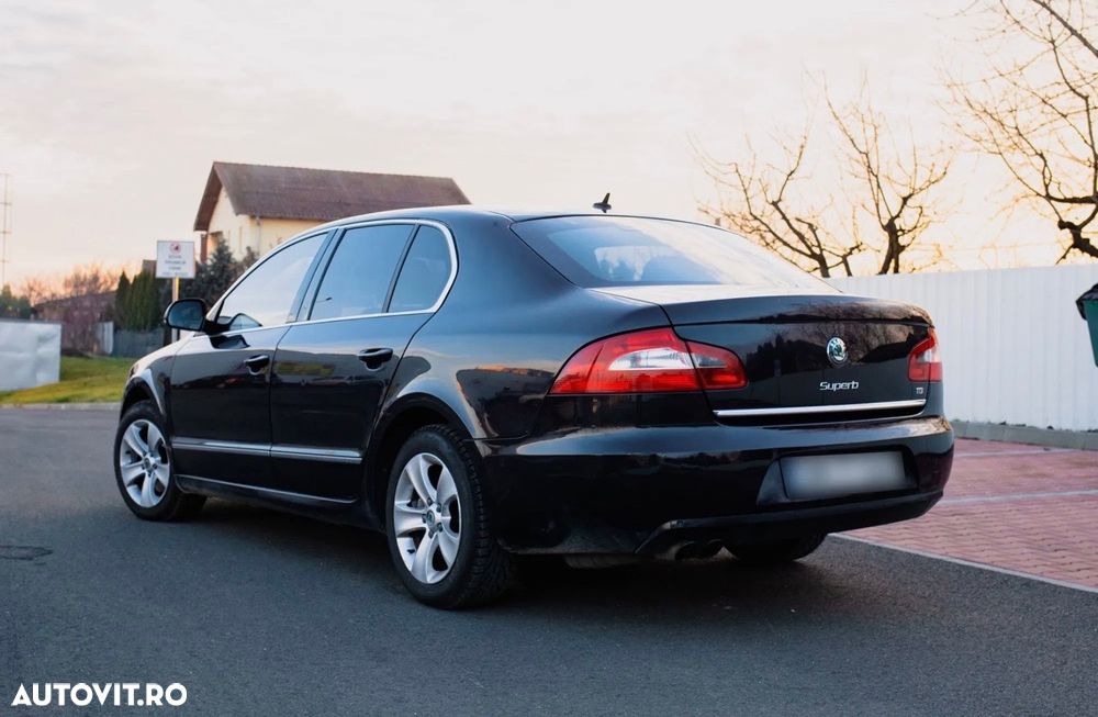 Skoda Superb 2.0 TDI Active DSG - 3