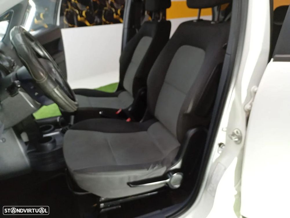Mitsubishi Colt - 9