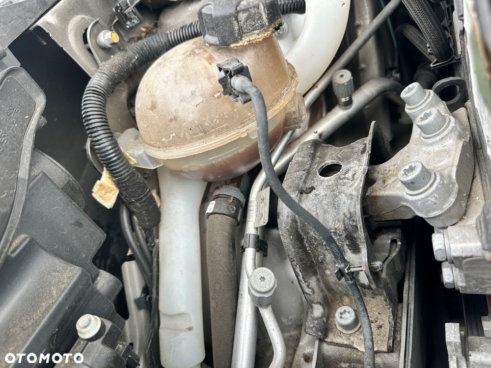 Peugeot 2008 BlueHDi 100 STOP & START Allure - 16