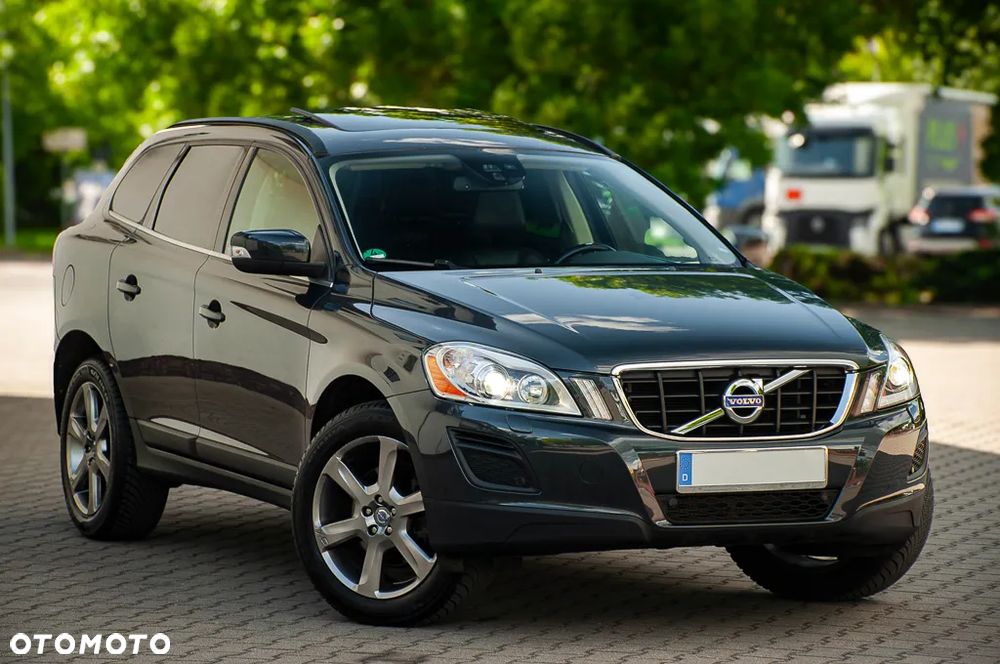 Volvo XC 60 D5 AWD Geartronic Momentum - 19