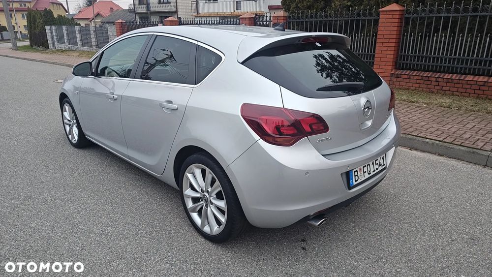 Opel Astra 1.6 Turbo Innovation - 4