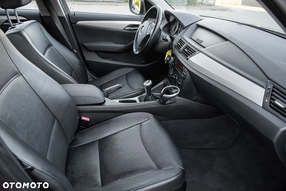 BMW X1 sDrive18d Sport Line - 9