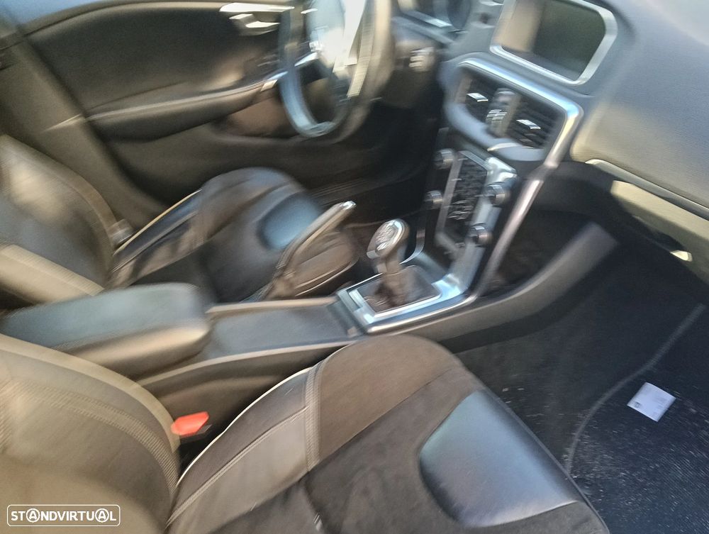 Volvo V40 1.6 D2 R-Design - 9