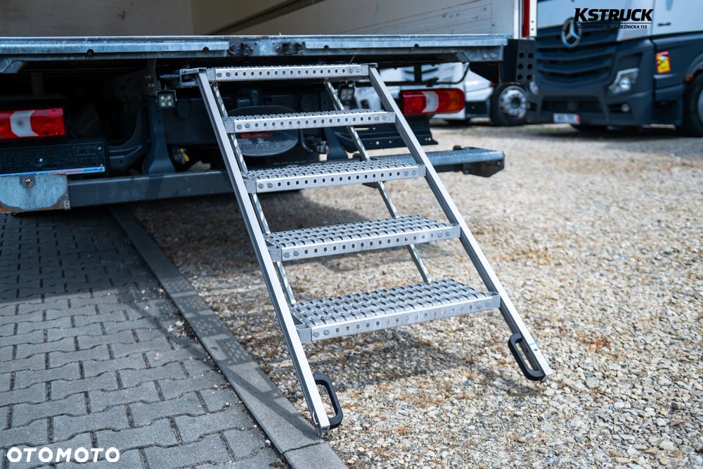 Mercedes-Benz Atego 818 L Kontener 7,25 - 17
